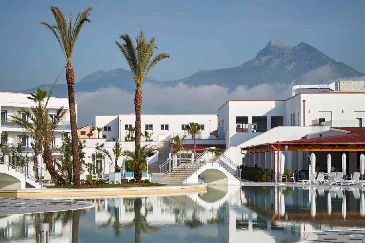 Отель Aldiana Club Calabria Виллапьяна Экстерьер фото