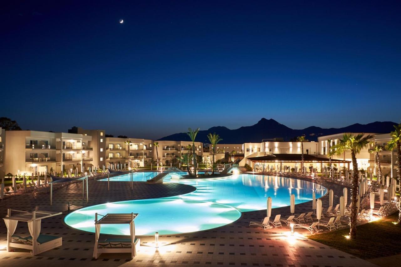 Отель Aldiana Club Calabria Виллапьяна Экстерьер фото